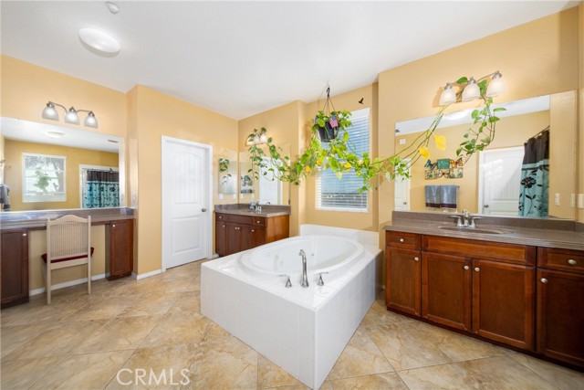 Detail Gallery Image 23 of 52 For 15073 Sagegrove Ln, Fontana,  CA 92336 - 6 Beds | 4/1 Baths