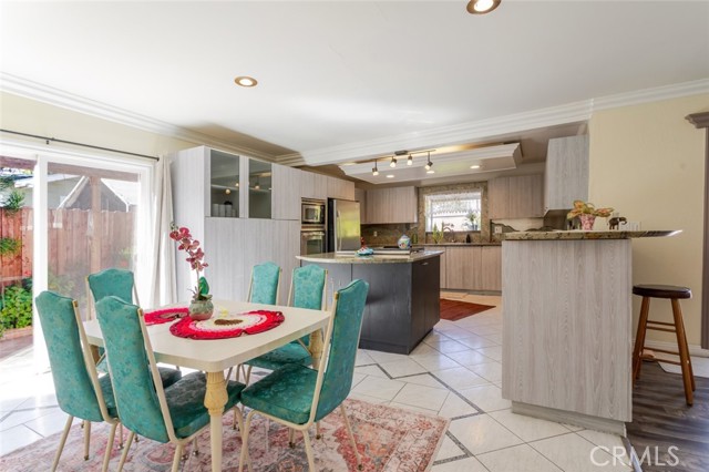 Detail Gallery Image 10 of 34 For 19026 Keswick, Reseda,  CA 91335 - 2 Beds | 2 Baths