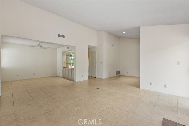 Detail Gallery Image 11 of 46 For 12855 via Moura, San Diego,  CA 92128 - 2 Beds | 2 Baths