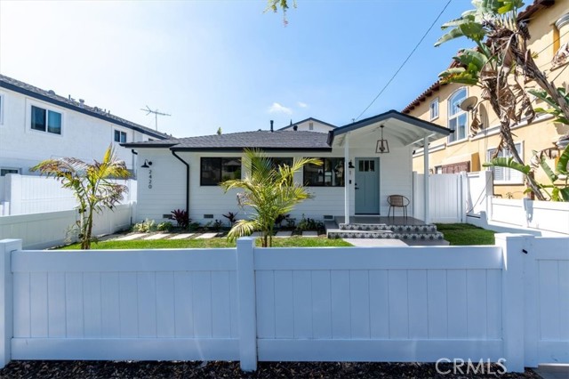 2420 Grant Avenue, Redondo Beach, California 90278, ,Residential Income,For Sale,Grant,SB25027922