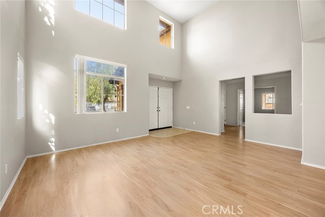 Detail Gallery Image 4 of 32 For 12351 Mesa Grove Dr, Riverside,  CA 92503 - 4 Beds | 3 Baths