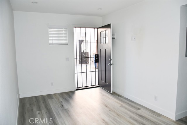 Detail Gallery Image 5 of 38 For 994 Valencia #108,  Costa Mesa,  CA 92626 - 1 Beds | 1 Baths