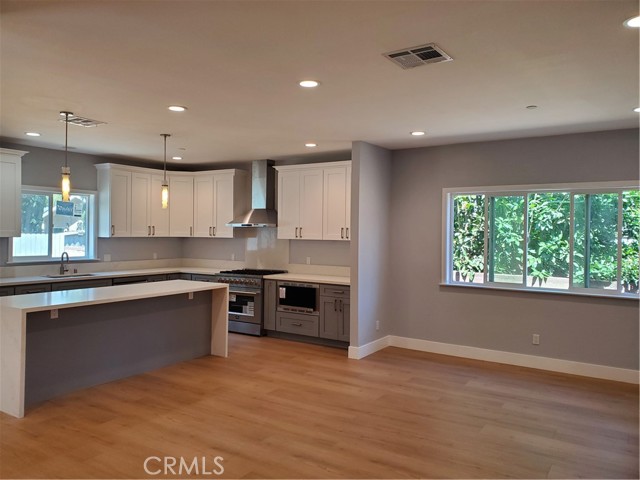 3945 3949 Sycamore Street, Pasadena CA: https://media.crmls.org/medias/be7adc7d-129c-4c44-be21-a924f5c6ce30.jpg