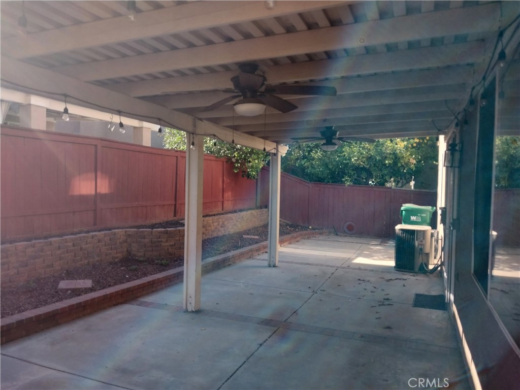 https://media.crmls.org/medias/be7b1bc6-dd03-4e80-8540-de24ea3d446e.jpg?preset=X-Large