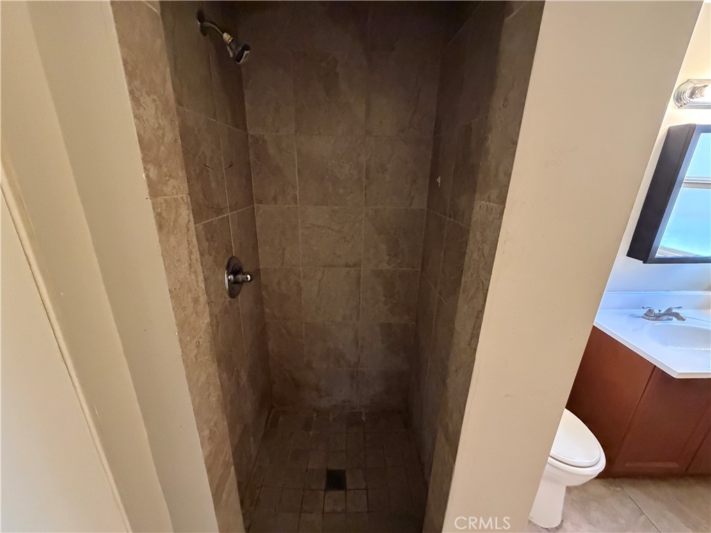 https://media.crmls.org/medias/be7c398f-207d-4409-bfaa-ec3633b0c5f8.jpg?preset=X-Large