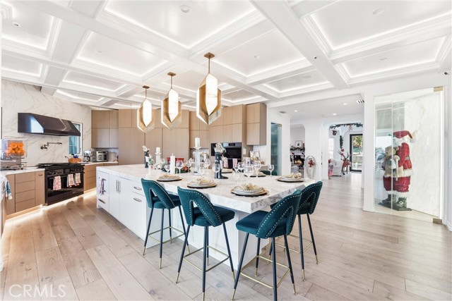 Detail Gallery Image 14 of 55 For 381 S Henning Way, Anaheim,  CA 92807 - 6 Beds | 6 Baths