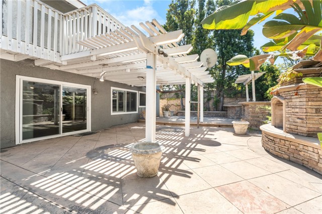 25496 Coral Wood Street, Lake Forest CA: https://media.crmls.org/medias/be7c87c8-ac3b-4296-b2c1-643be4a00106.jpg