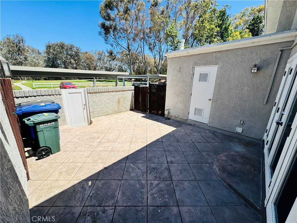 https://media.crmls.org/medias/be7d138b-5b76-4aed-82ce-bacacc610fc2.jpg?preset=X-Large