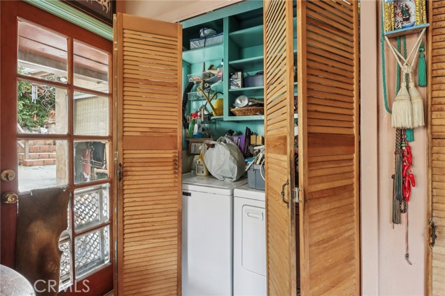 5603 Heatherdale Drive, Los Angeles CA: https://media.crmls.org/medias/be7ddc5c-03f0-419e-b06c-1681c8f30b97.jpg