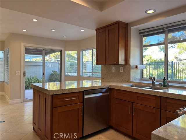 26582 Via Mondelo, Mission Viejo CA: https://media.crmls.org/medias/be7e4fb2-9b10-4efe-8cd4-66b8d96e47e6.jpg