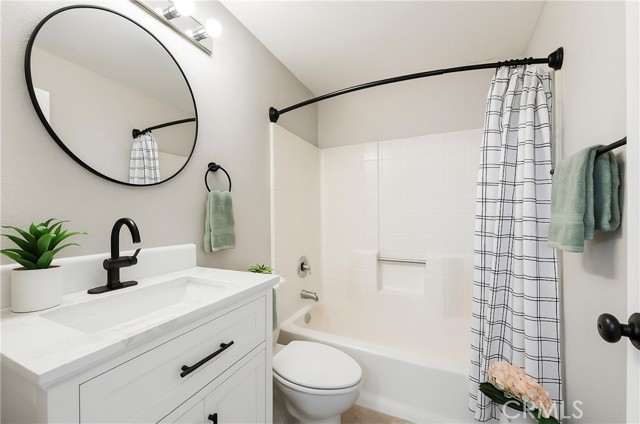 6050 Via Montanez, Camarillo CA: https://media.crmls.org/medias/be7edd37-6530-4d53-a464-825e4ec3f963.jpg