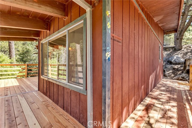 25405 Point Of Rocks Drive, Idyllwild CA: https://media.crmls.org/medias/be7ee8ff-bd36-4465-a8a5-58bf9a5f48ab.jpg