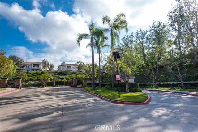 Detail Gallery Image 2 of 15 For 1033 S Dewcrest Dr, Anaheim,  CA 92808 - 2 Beds | 2 Baths