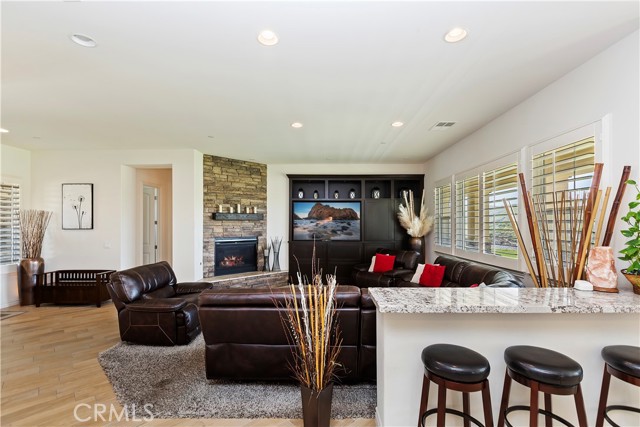 Detail Gallery Image 9 of 51 For 3090 Crystal Ridge Ln, Colton,  CA 92324 - 4 Beds | 3/1 Baths