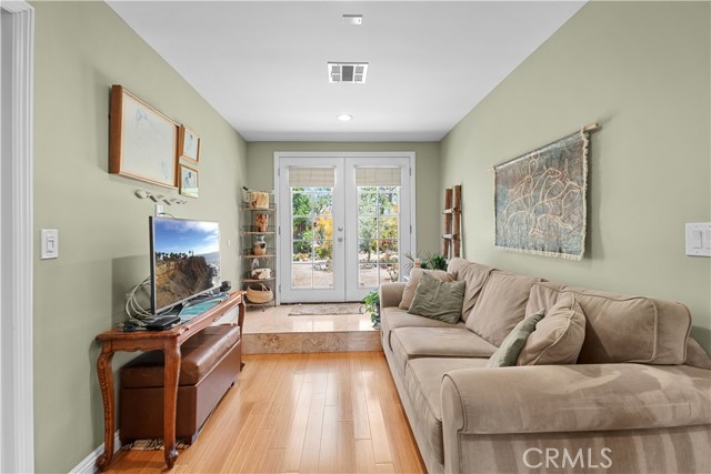 Detail Gallery Image 6 of 25 For 17820 Florwood Ave, Torrance,  CA 90504 - 4 Beds | 3 Baths