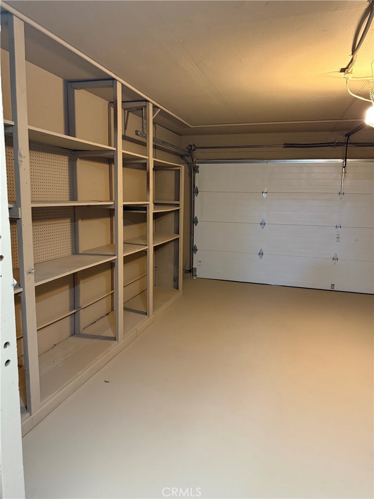 https://media.crmls.org/medias/be81d7d5-e76d-47d5-94a0-b1902356e634.jpg?preset=X-Large