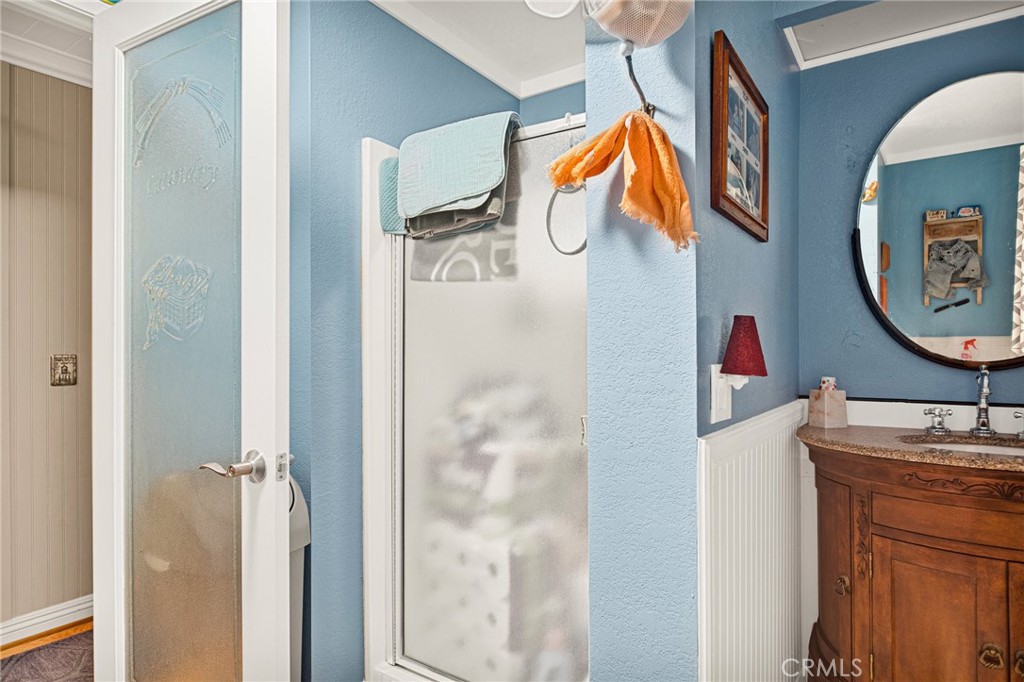 https://media.crmls.org/medias/be81f628-acd7-4b09-b776-75f72fe0dda7.jpg?preset=X-Large