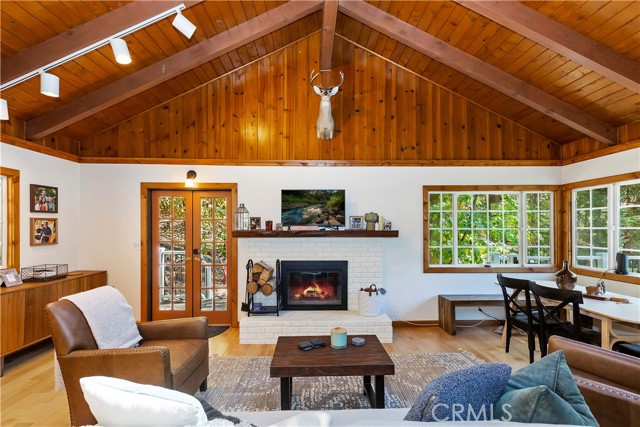 Detail Gallery Image 7 of 12 For 859 Kuffel Canyon Rd, Lake Arrowhead,  CA 92385 - 2 Beds | 1 Baths