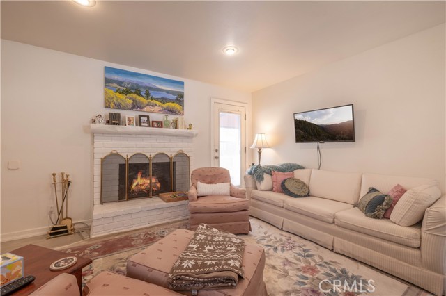 Detail Gallery Image 9 of 60 For 41318 Oak St, Big Bear Lake,  CA 92315 - 2 Beds | 1/1 Baths