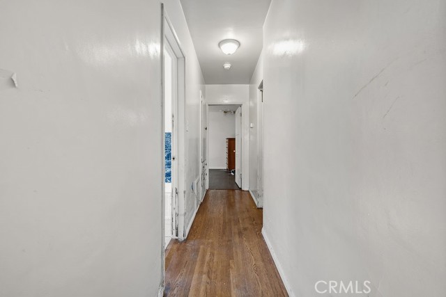 Detail Gallery Image 12 of 38 For 2027 W 93rd, Los Angeles,  CA 90047 - 3 Beds | 3 Baths