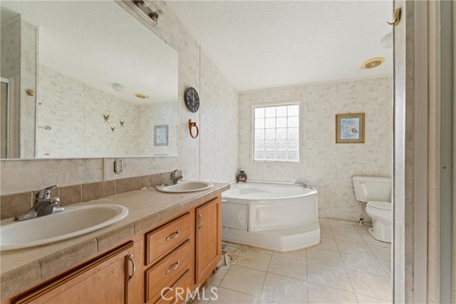 Detail Gallery Image 5 of 13 For 14556 E Tehachapi Blvd #105,  Tehachapi,  CA 93561 - 4 Beds | 2 Baths