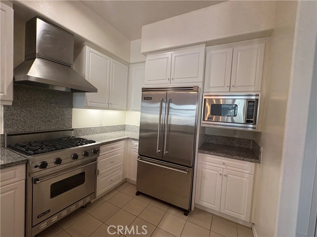 4050 Glencoe Avenue, Marina del Rey CA: https://media.crmls.org/medias/be85f2a1-db4d-4017-85d6-875b87e9fd60.jpg