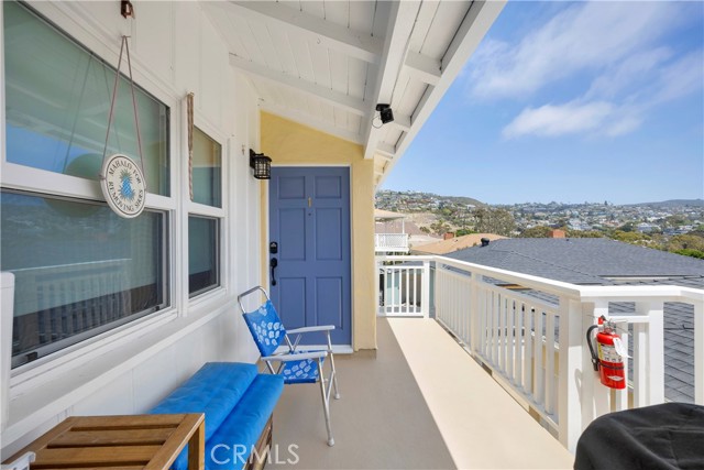 220 Cliff Drive, Laguna Beach CA: https://media.crmls.org/medias/be8645a5-79fb-40d7-9af0-4e3559775db2.jpg