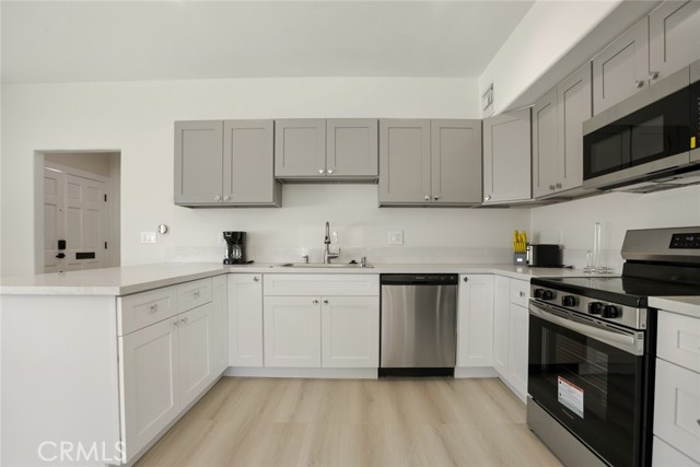 7904 Tampa Avenue, Reseda CA: https://media.crmls.org/medias/be866fac-4df3-46f7-ad8d-3d9a49e2ad71.jpg