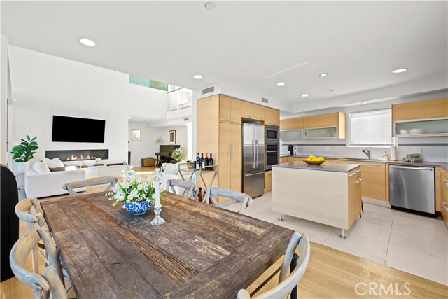 3631 Sunswept Drive, Studio City CA: https://media.crmls.org/medias/be86d533-9c6c-4ae3-904f-cab9c080164f.jpg