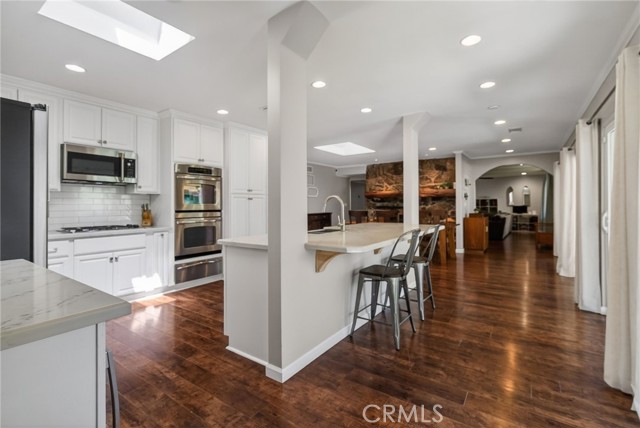 Detail Gallery Image 10 of 46 For 1986 Wetherly Way, Riverside,  CA 92506 - 4 Beds | 3 Baths