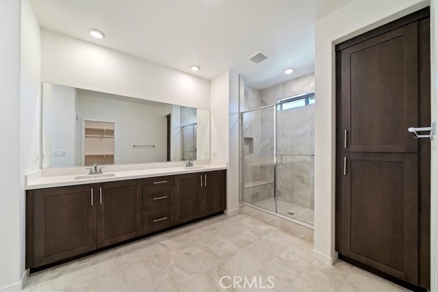 Detail Gallery Image 9 of 25 For 3809 Crossen Dr, Corona,  CA 92883 - 4 Beds | 3 Baths