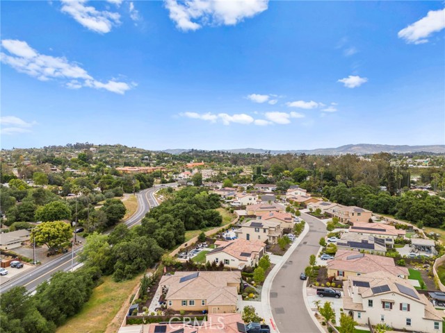 2569 Pasture Glen, Escondido CA: https://media.crmls.org/medias/be88aaeb-38af-4f33-a69f-393d18ee0e7b.jpg