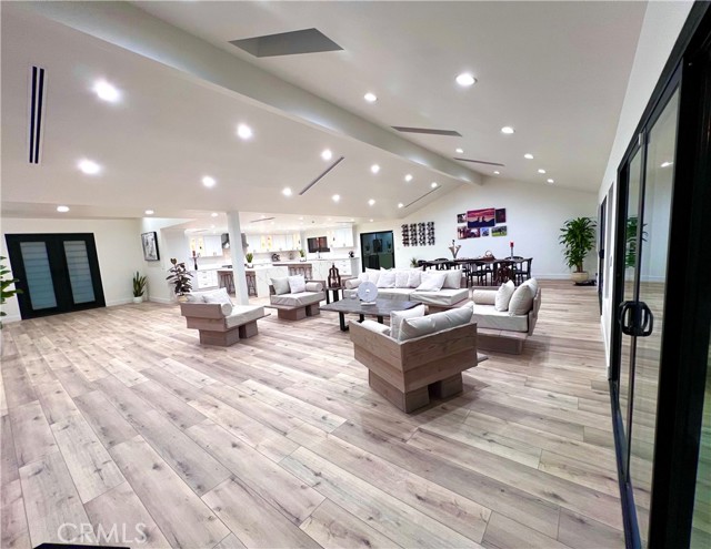 20301 Reaza Place, Woodland Hills CA: https://media.crmls.org/medias/be88b374-e675-45f3-a2f4-1df2afb48fc1.jpg