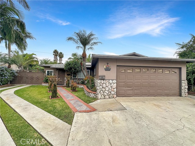 Detail Gallery Image 1 of 21 For 2223 W Saint Anne Pl, Santa Ana,  CA 92704 - 3 Beds | 2 Baths