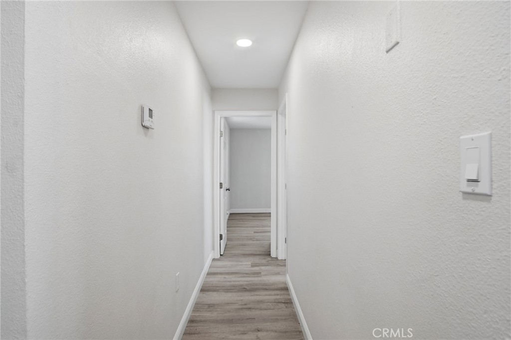 https://media.crmls.org/medias/be89b096-d92d-41ea-af0f-c389d7abf1ca.jpg?preset=X-Large
