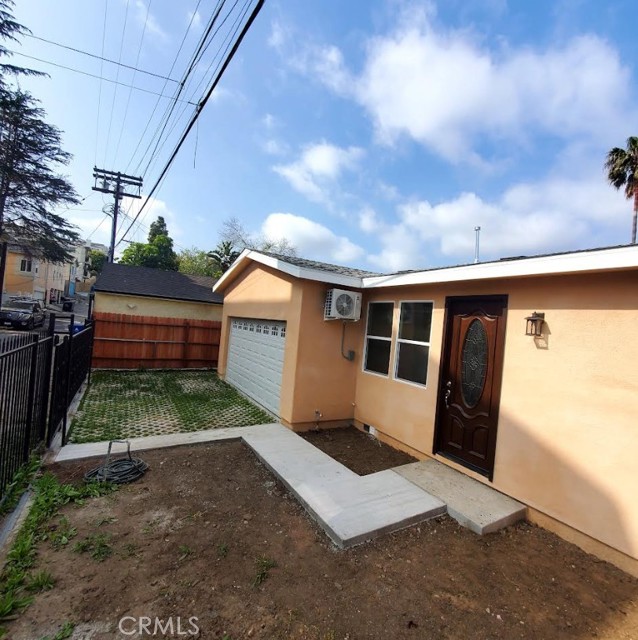 Detail Gallery Image 1 of 35 For 3765 Globe Ave, Los Angeles,  CA 90066 - – Beds | – Baths