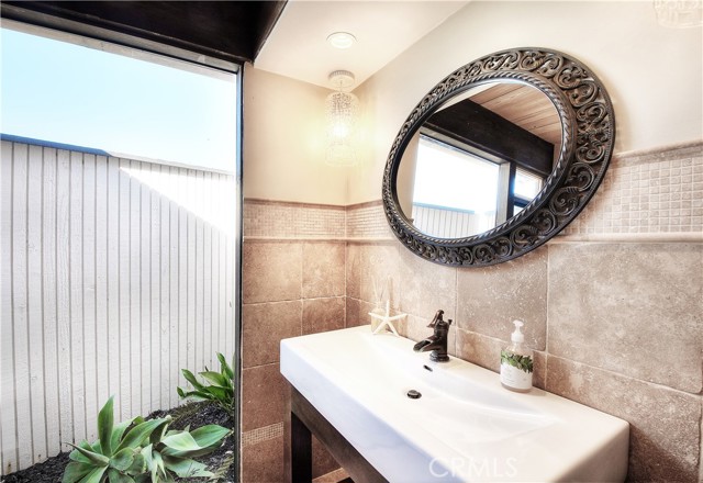405 Calle Alicia, San Clemente CA: https://media.crmls.org/medias/be8a7a3e-1afb-4409-95bd-baf4d548883e.jpg