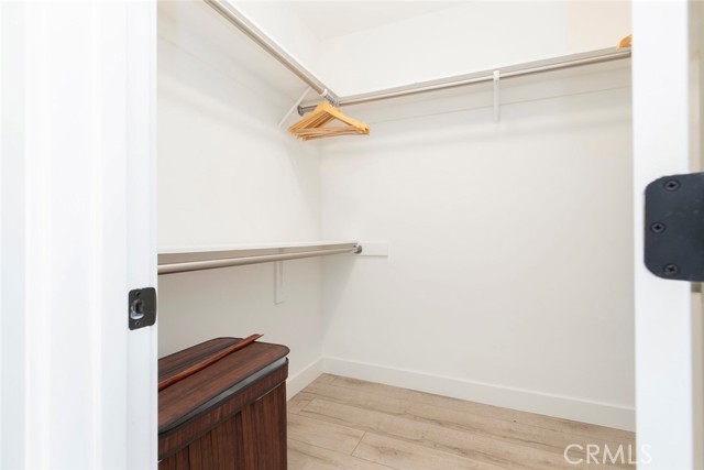 11911 Magnolia Boulevard, Valley Village CA: https://media.crmls.org/medias/be8aeb17-4f92-4e36-bfe3-0495c7c8b0ac.jpg