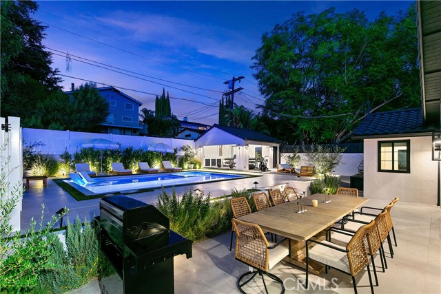 Detail Gallery Image 64 of 75 For 22269 Avenue San Luis, Woodland Hills,  CA 91364 - 5 Beds | 5/1 Baths