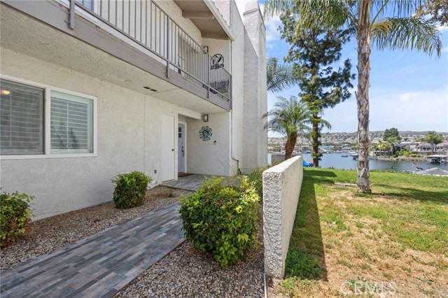 Detail Gallery Image 4 of 42 For 22244 Treasure Island Dr #5,  Canyon Lake,  CA 92587 - 2 Beds | 2 Baths