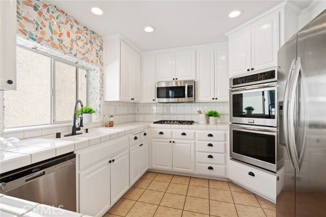 1734 Haynes Lane, Redondo Beach, California 90278, 3 Bedrooms Bedrooms, ,2 BathroomsBathrooms,Residential,Sold,Haynes,TR22049569