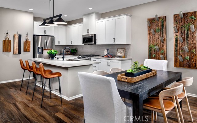 Detail Gallery Image 7 of 65 For 4110 S S. Sunflower Paseo #200, Ontario,  CA 91761 - 3 Beds | 2/1 Baths