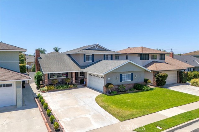 6786 Molokai Drive, Cypress CA: https://media.crmls.org/medias/be903ab2-52d7-4024-8748-f59b4861b5a0.jpg