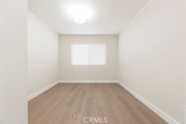 10415 Wish Avenue, Granada Hills CA: https://media.crmls.org/medias/be905829-4d61-4b73-945f-004f92e0b21c.jpg