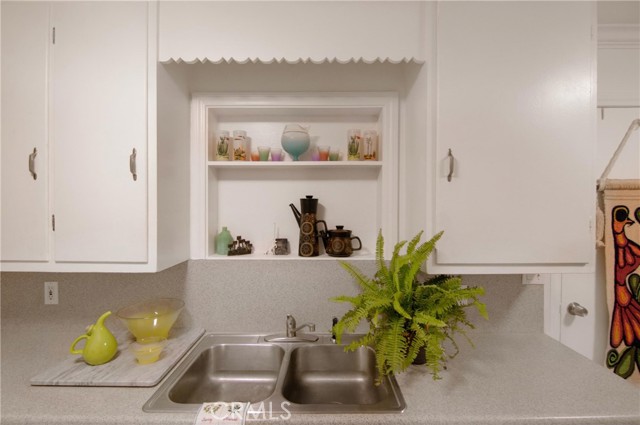 2615 SANTA ANA Avenue, Costa Mesa CA: https://media.crmls.org/medias/be905d53-55fe-479e-ac86-87860a330f11.jpg