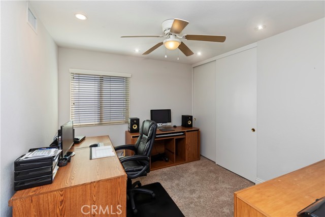 17015 Knollbrook Place, Riverside CA: https://media.crmls.org/medias/be90b26f-2f9d-4708-acf2-f961a6008bdc.jpg