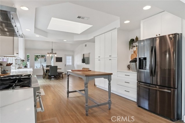 242 N Camino Arroyo, Anaheim CA: https://media.crmls.org/medias/be90b461-ac28-4274-a579-8336c74cacb4.jpg