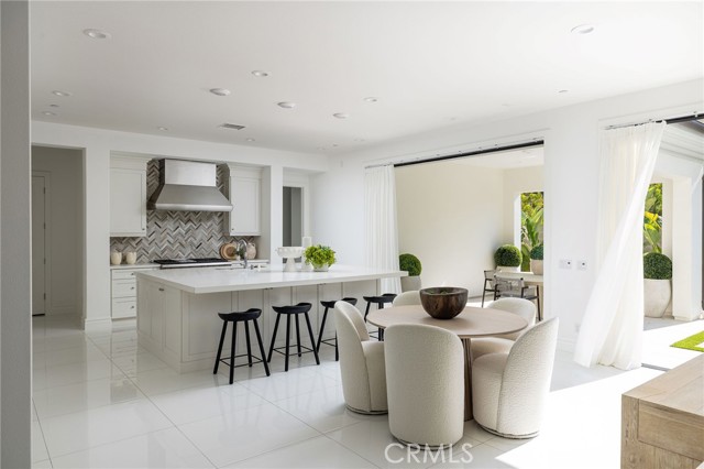 Detail Gallery Image 15 of 52 For 104 Interstellar, Irvine,  CA 92618 - 5 Beds | 5/1 Baths