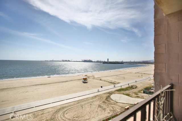 1750 E Ocean Boulevard, Long Beach CA: https://media.crmls.org/medias/be92044c-68a5-4606-a023-7da29c658262.jpg