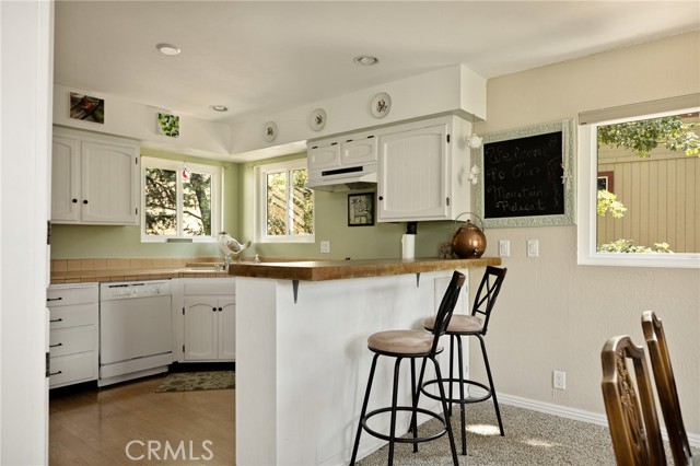 Detail Gallery Image 14 of 23 For 26495 Walnut Hills Dr, Lake Arrowhead,  CA 92391 - 3 Beds | 2 Baths